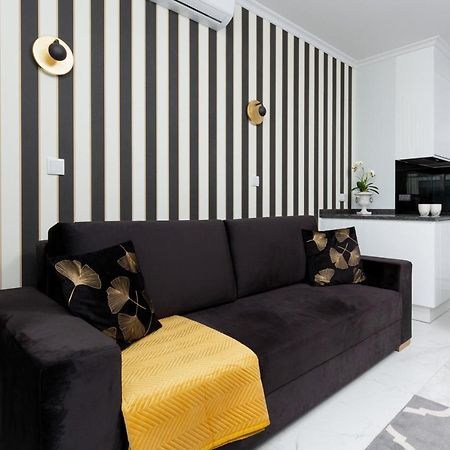 Mennica Residence - City Center Apartments By Noclegi Renters Warszawa Zewnętrze zdjęcie