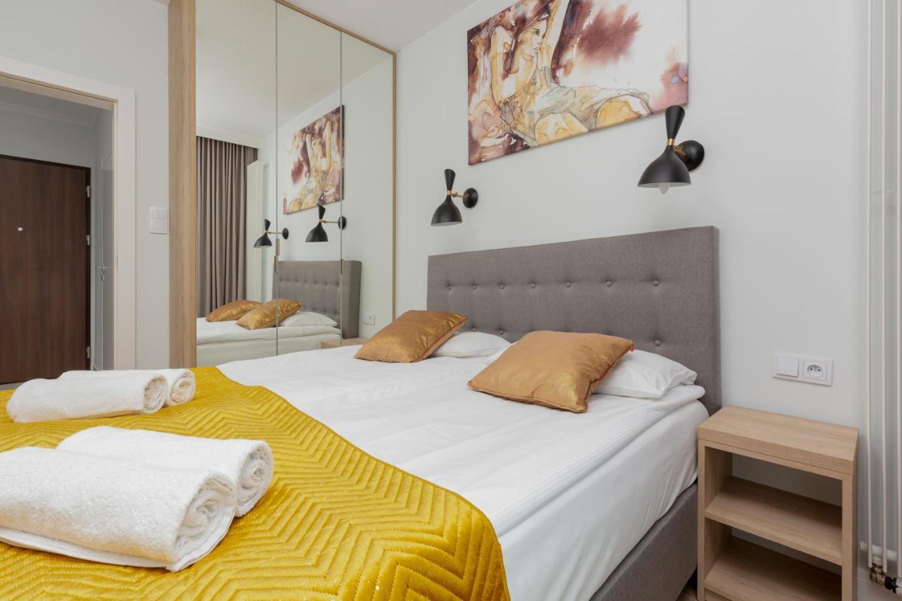 Mennica Residence - City Center Apartments By Noclegi Renters Warszawa Zewnętrze zdjęcie