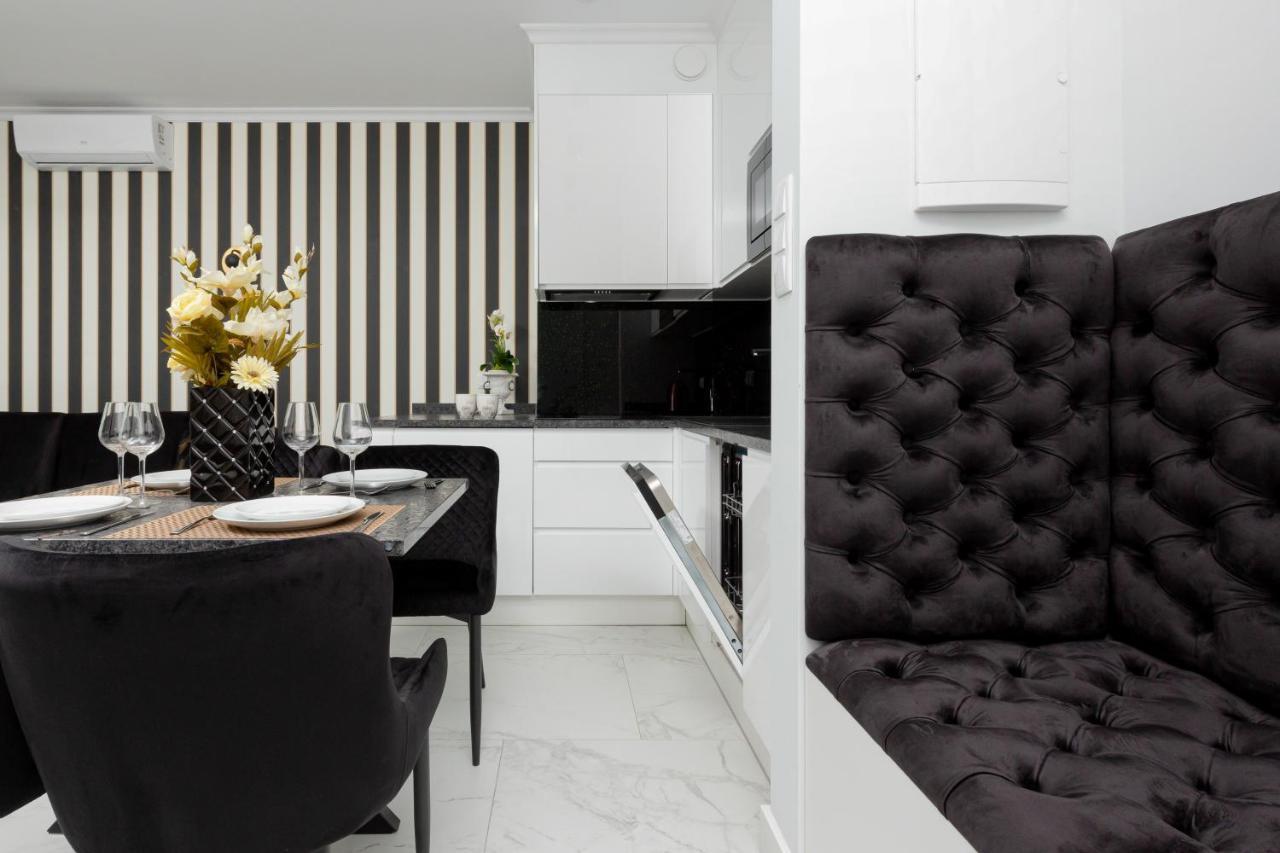 Mennica Residence - City Center Apartments By Noclegi Renters Warszawa Zewnętrze zdjęcie